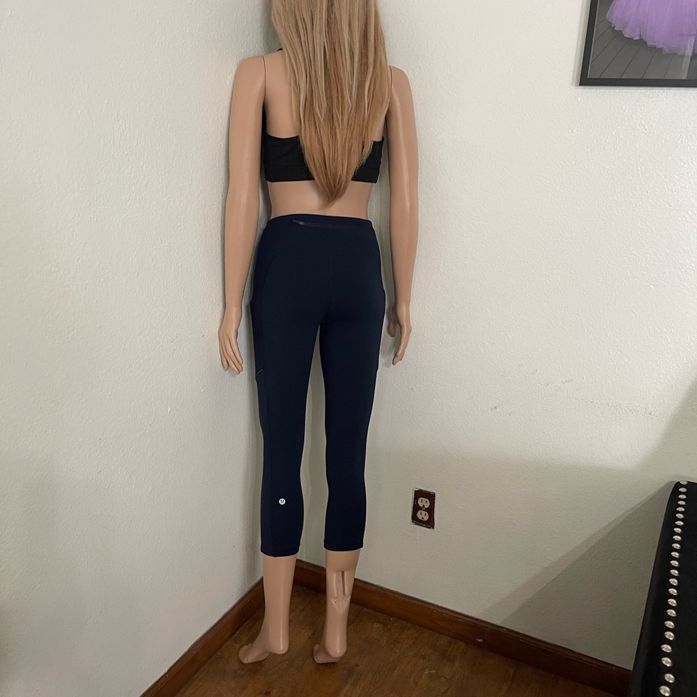 Lululemon Speed Up Crop * 21" True Navy (First Release) -Size 4 Good Condition - Picture 6 of 16